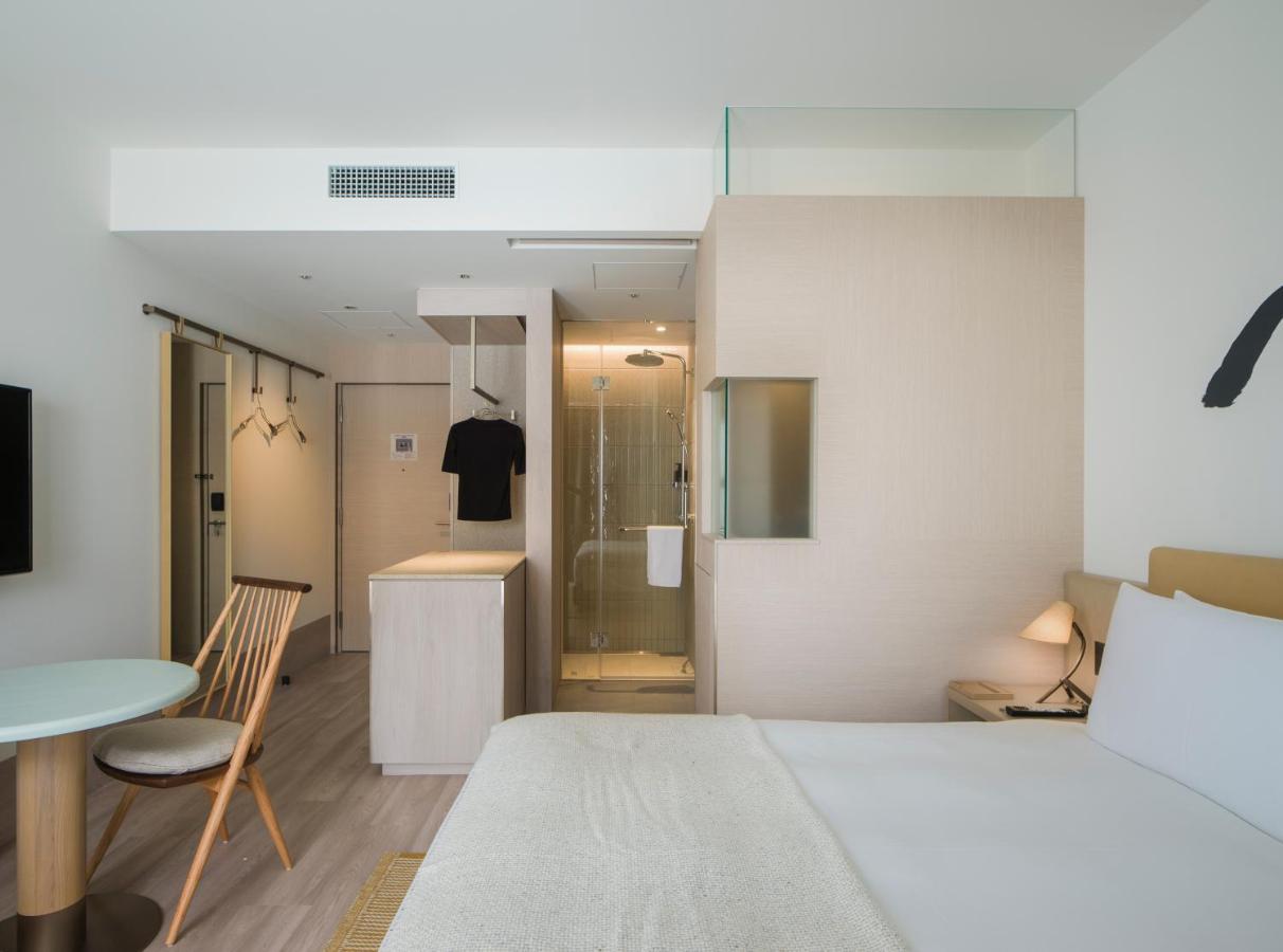 Hotel Zentis Ōsaka Extérieur photo A room at the hotel