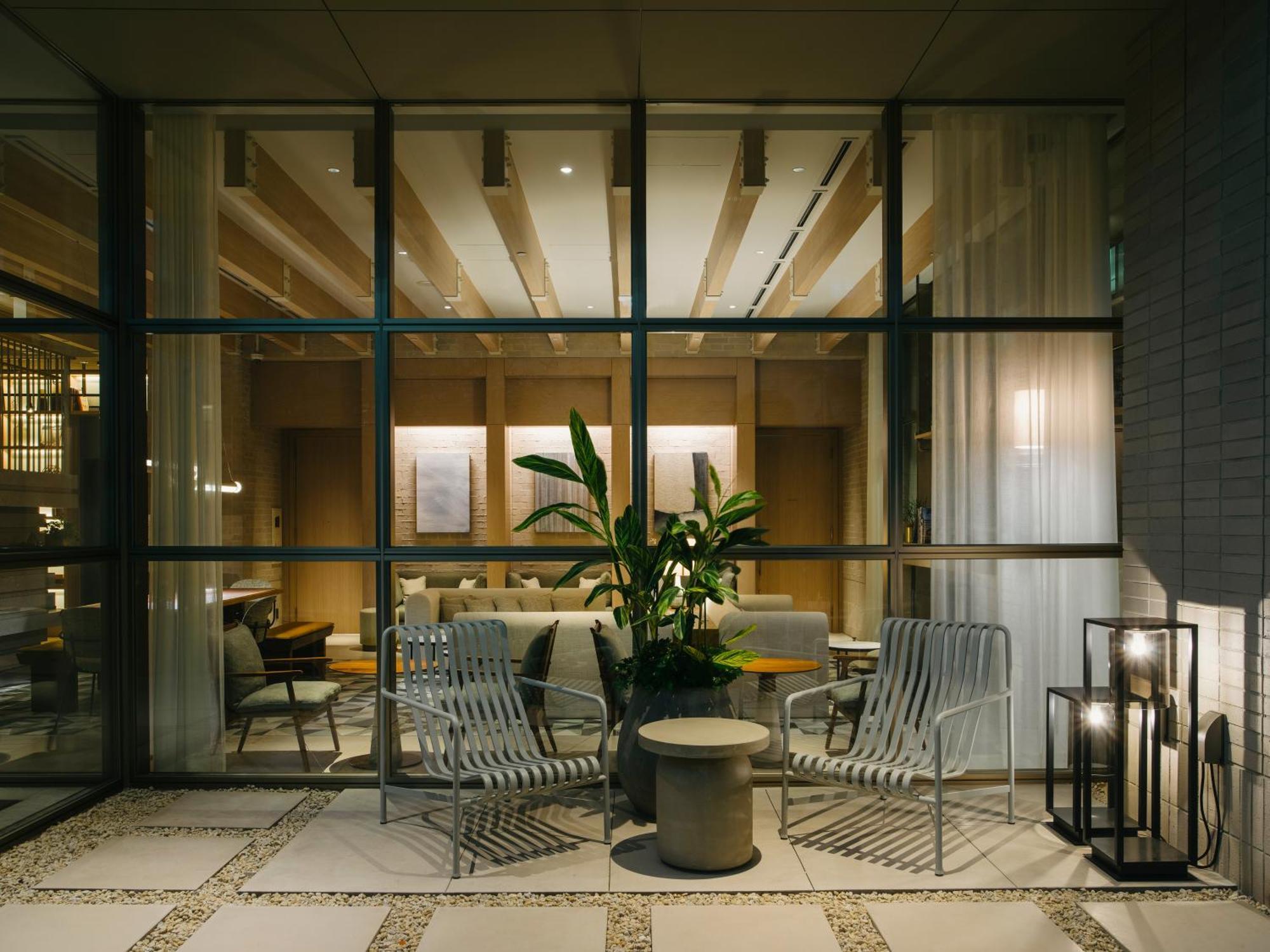 Hotel Zentis Ōsaka Extérieur photo The lounge at the airport